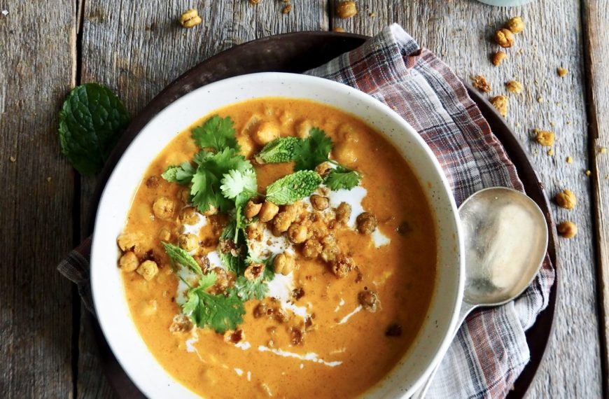 Kikertsuppe med spinat, karri og omega-3